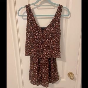 Adorable floral romper size medium